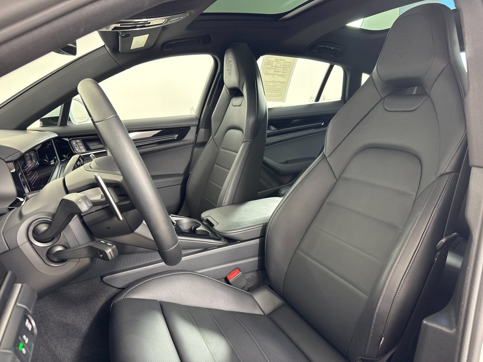 2026 Porsche Panamera E-Hybrid 4 — full photo 5 of 30