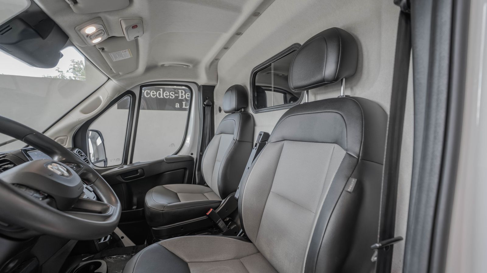 2025 Ram ProMaster 2500 High Roof — full photo 32 of 34
