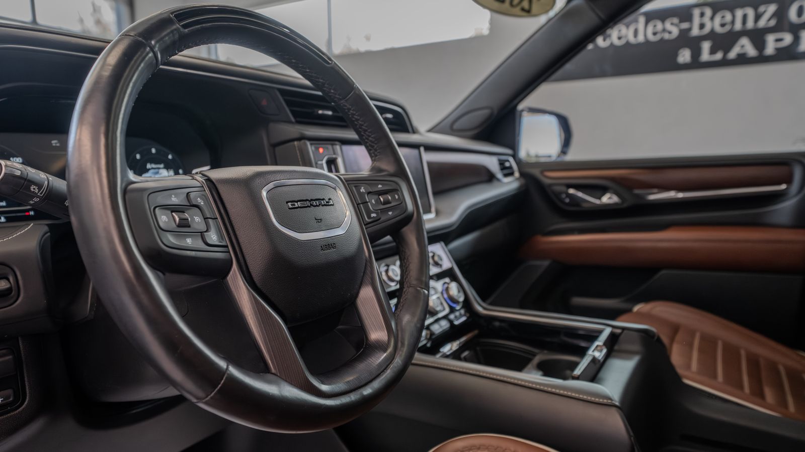 2024 GMC Yukon XL Denali Ultimate — full photo 7 of 35