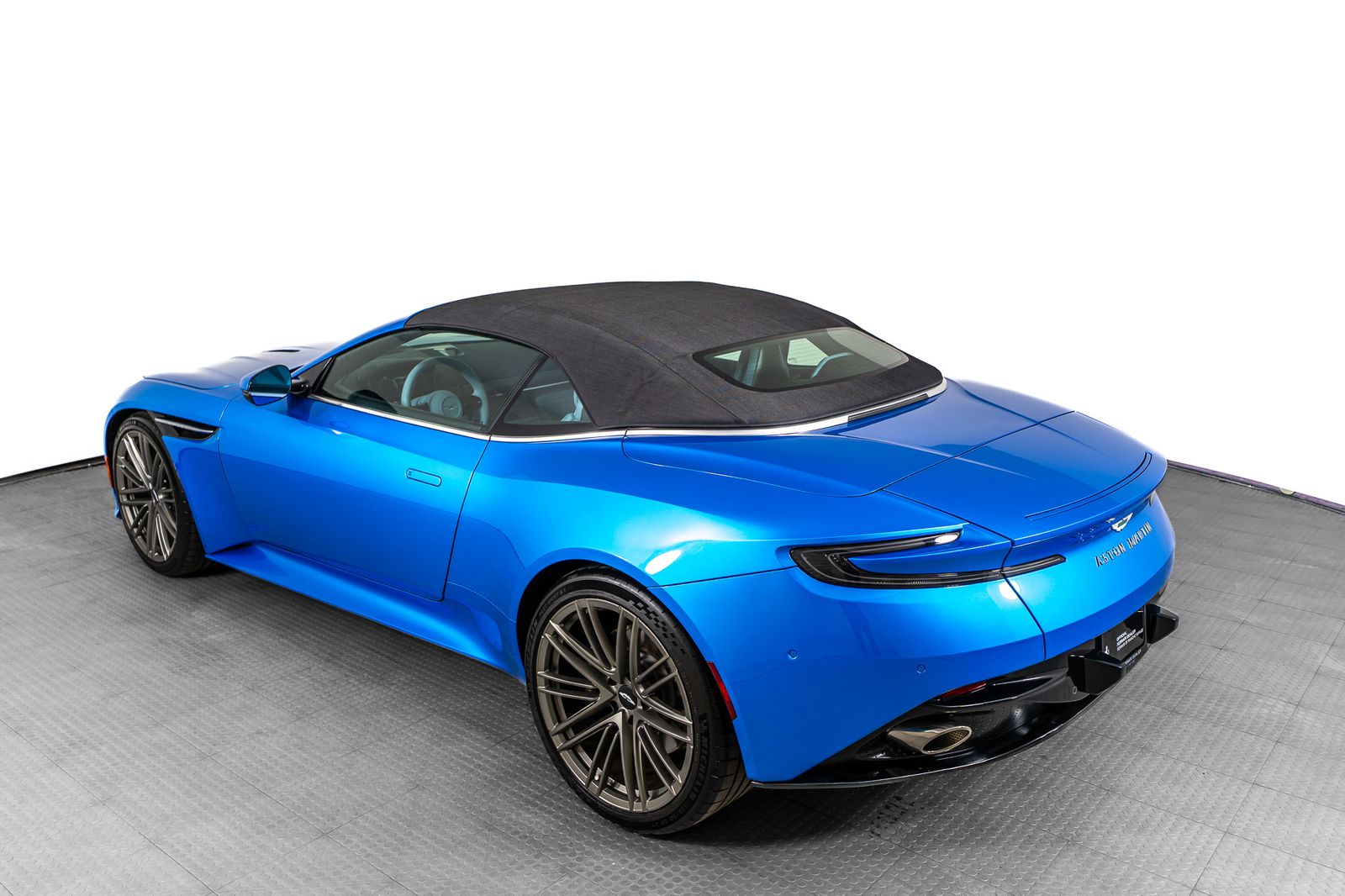 2024 Aston Martin DB12 Volante — full photo 8 of 55