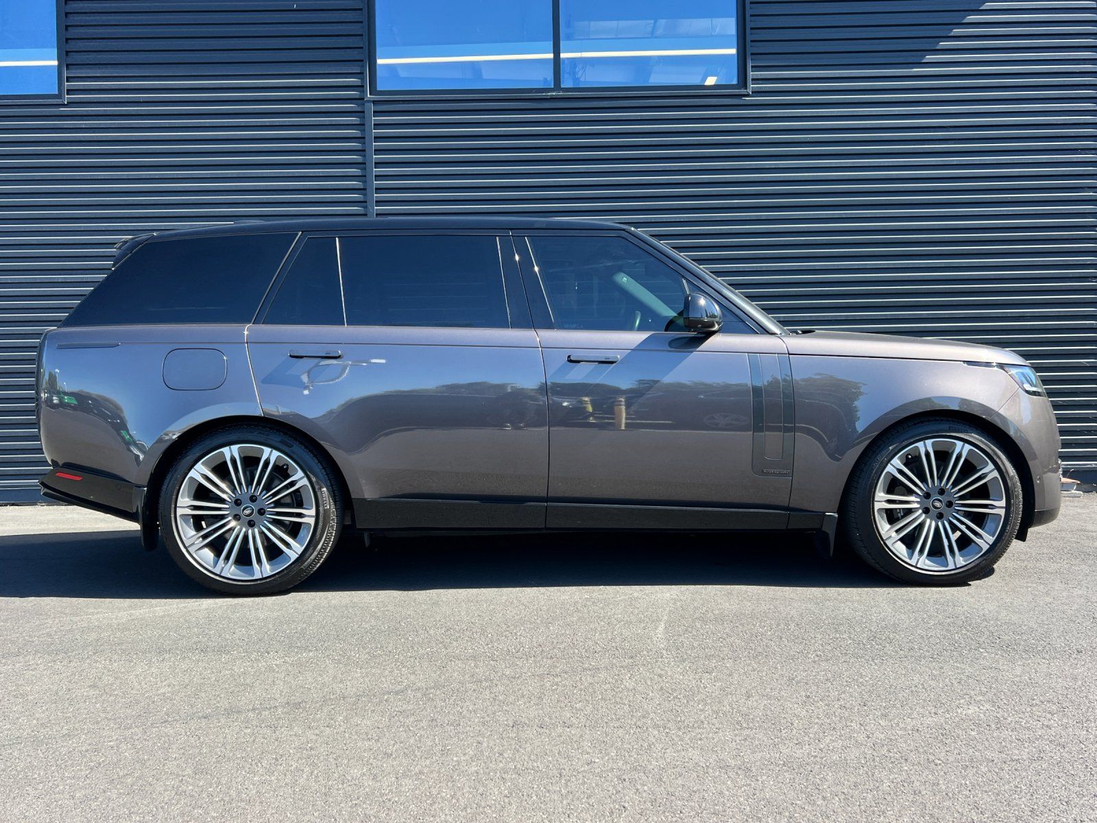 2025 Land Rover Range Rover Autobiography — foto completa 6 de 28