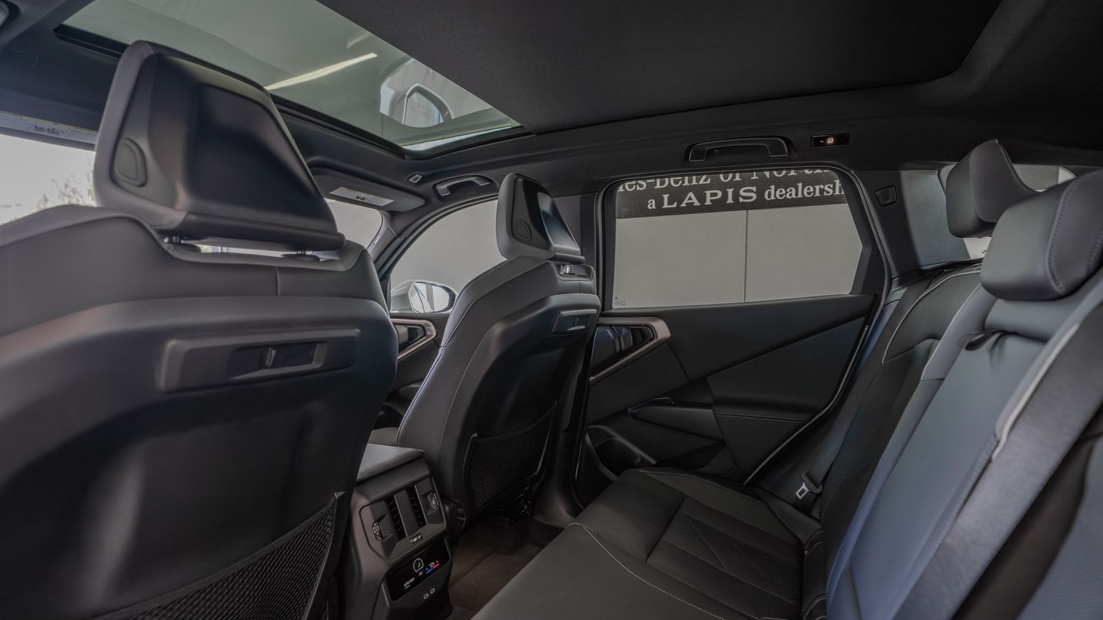 2025 BMW X3 30 xDrive — full photo 26 of 35