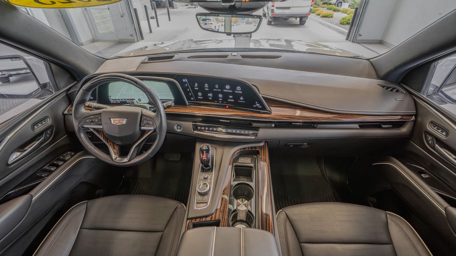 2023 Cadillac Escalade Premium Luxury — foto completa 8 de 35