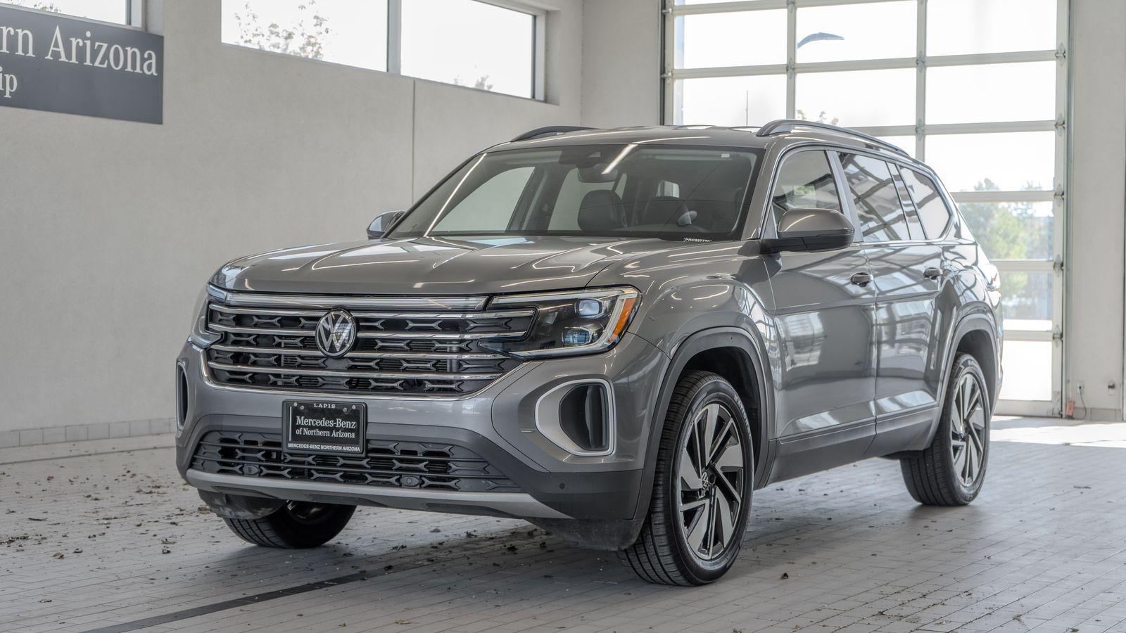 2024 Volkswagen Atlas 2.0T SE w/Technology — full photo 25 of 35