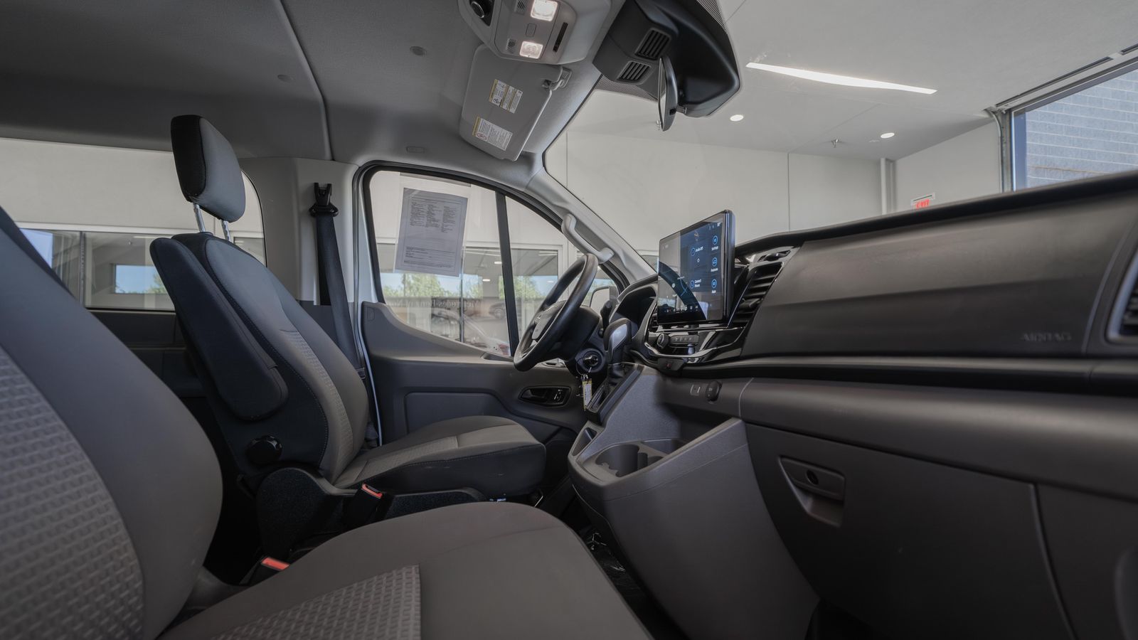 2024 Ford Transit-350 XLT — foto completa 17 de 34