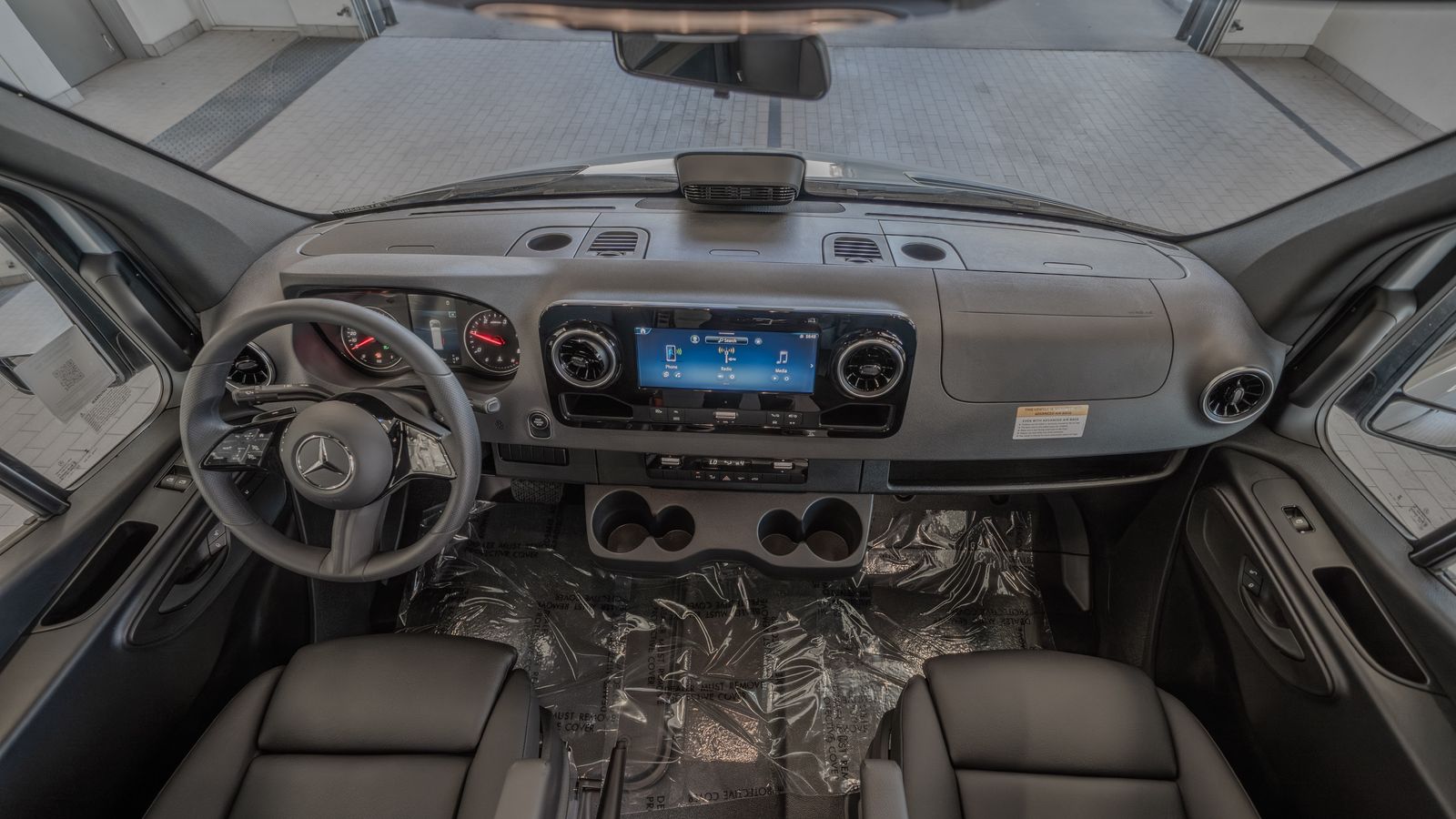 2025 Mercedes-Benz Sprinter 2500 Cargo 170 WB — full photo 8 of 36