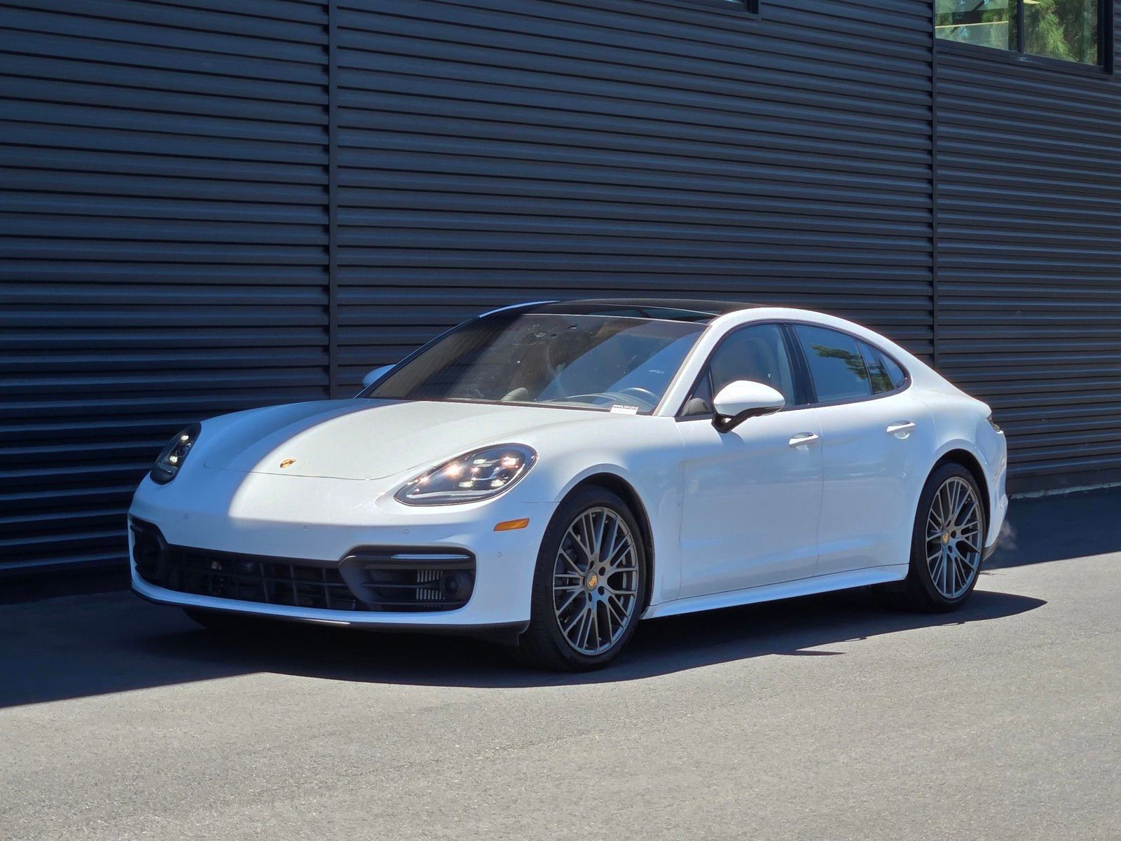 2023 Porsche Panamera 4 Platinum Edition — foto completa 1 de 27