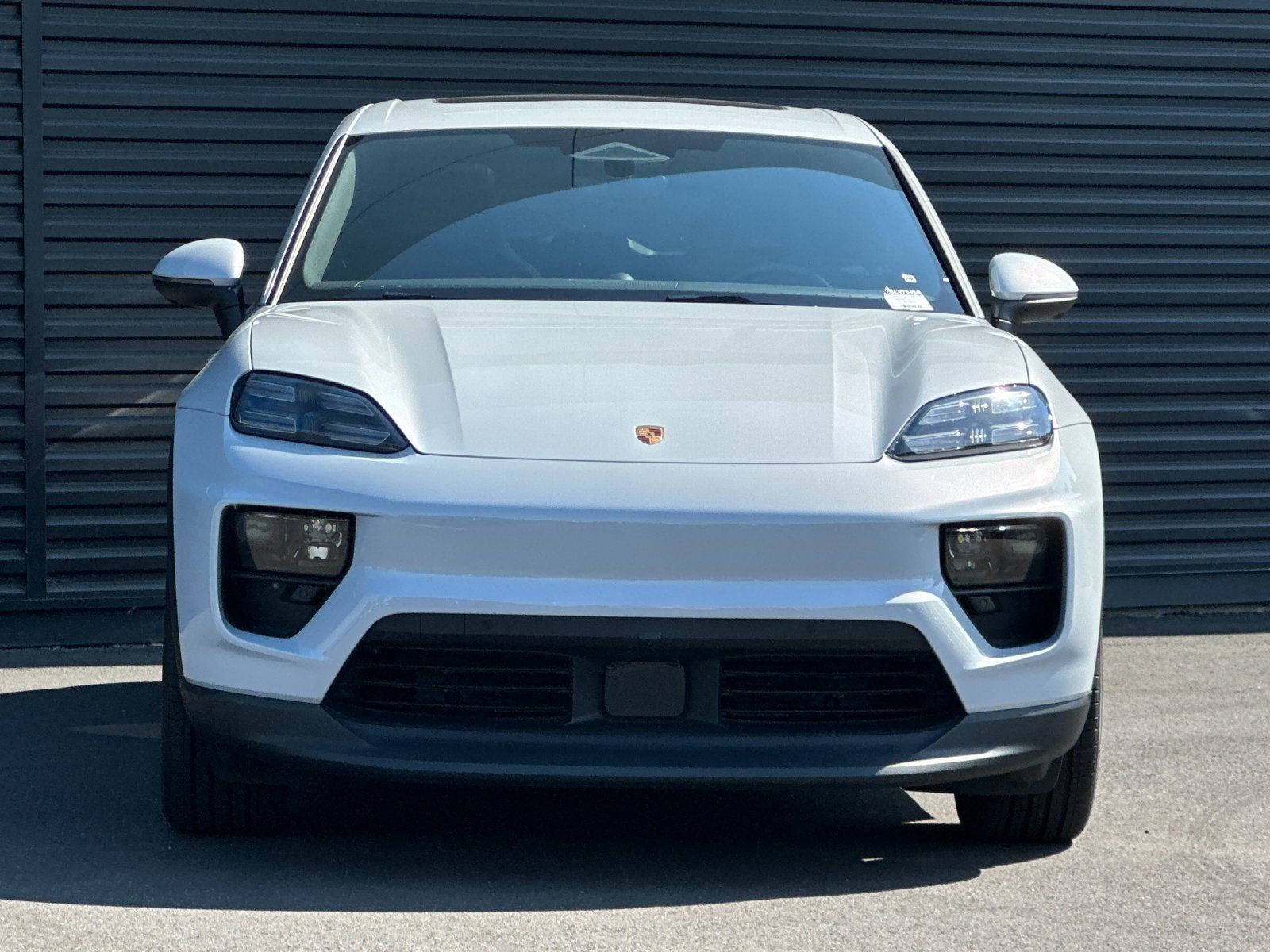 2025 Porsche Macan Electric Base — full photo 11 of 29