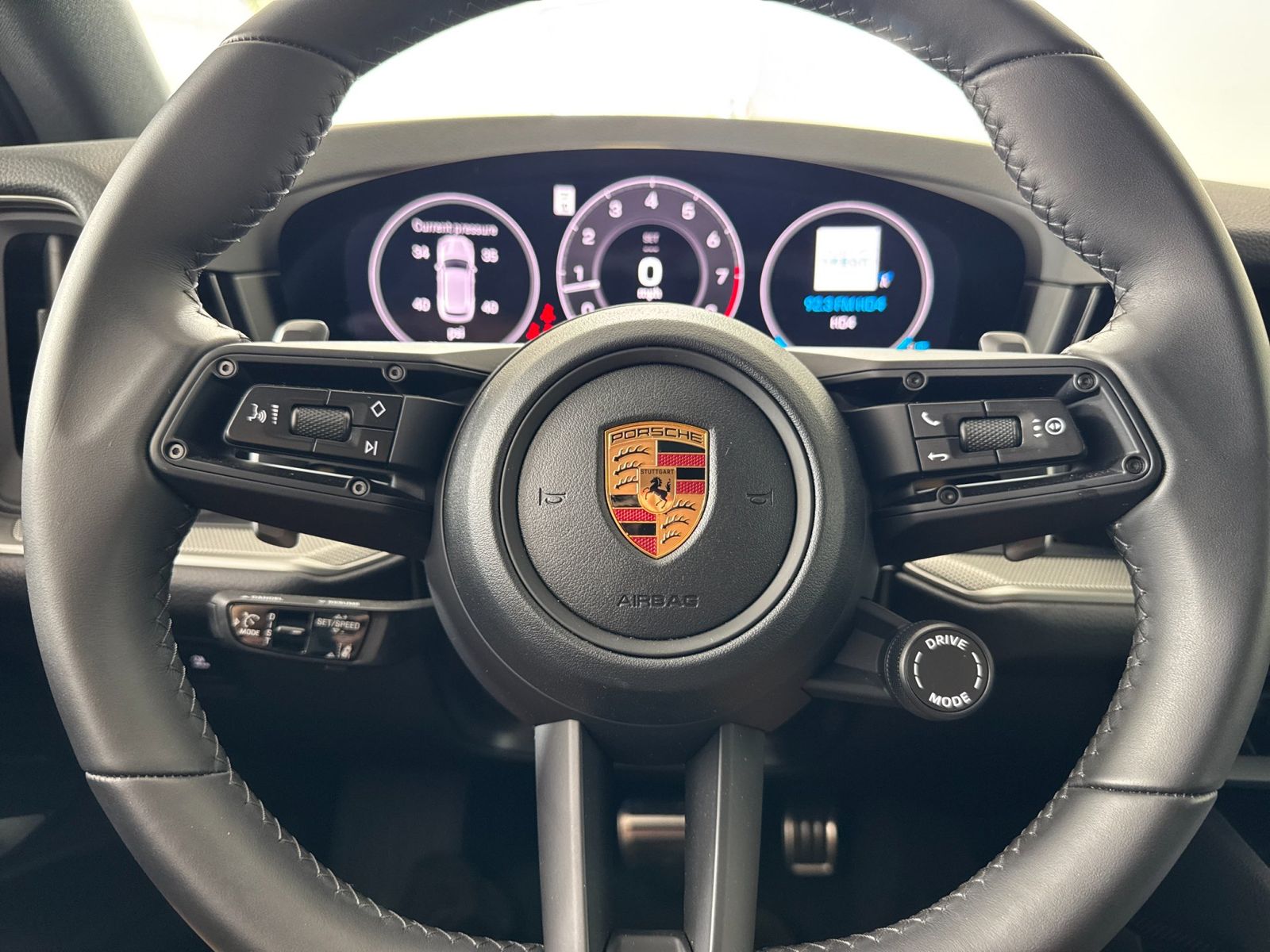 2026 Porsche Cayenne S — full photo 23 of 29