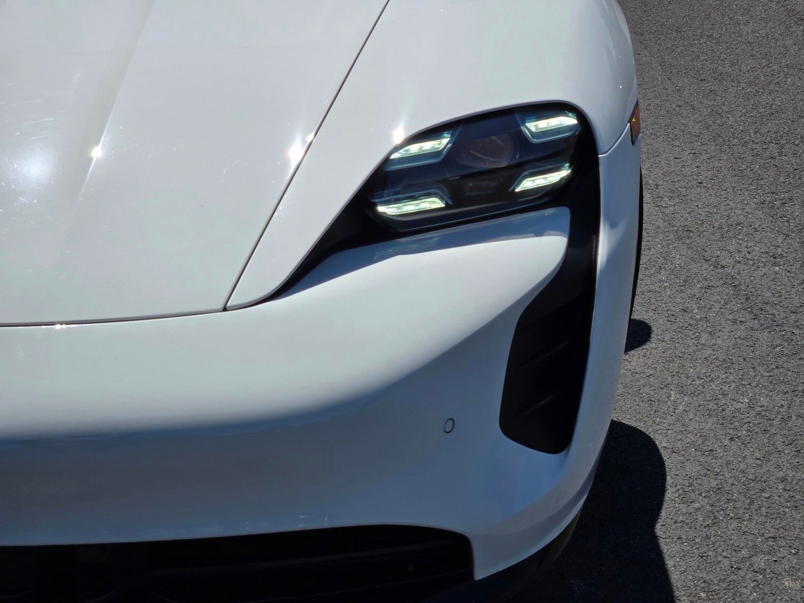 2021 Porsche Taycan Turbo — foto completa 12 de 27