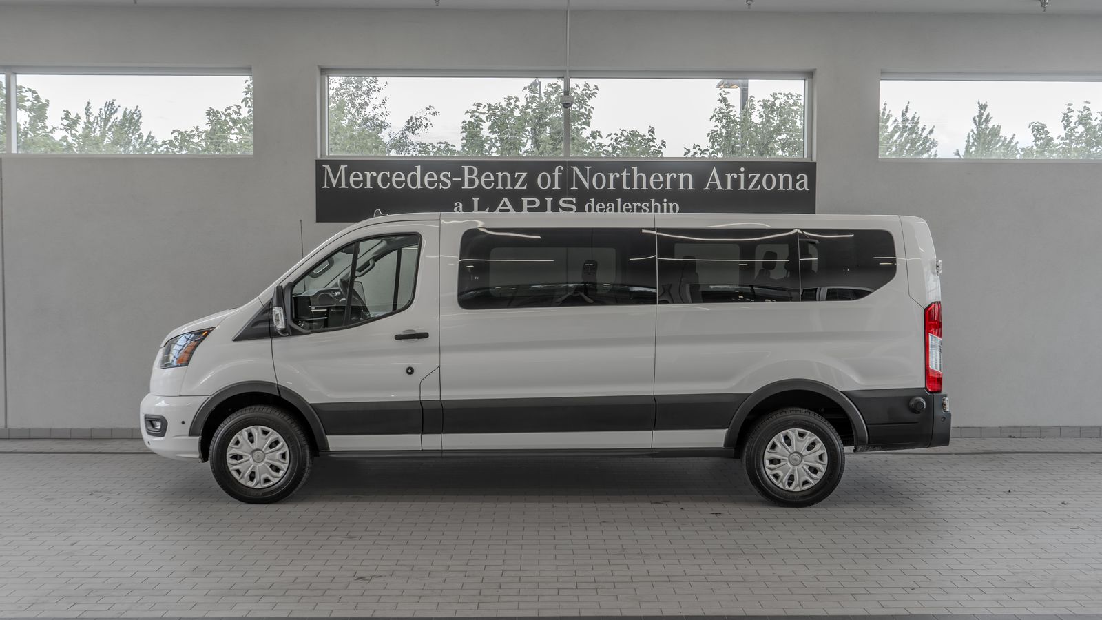 2024 Ford Transit-350 XLT — foto completa 2 de 35
