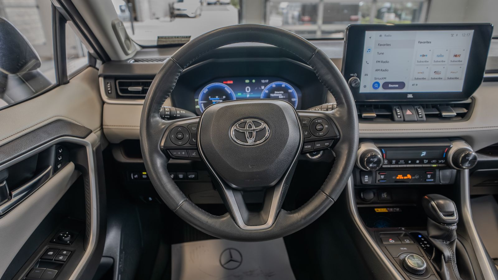 2024 Toyota RAV4 Hybrid Limited — full photo 9 of 35