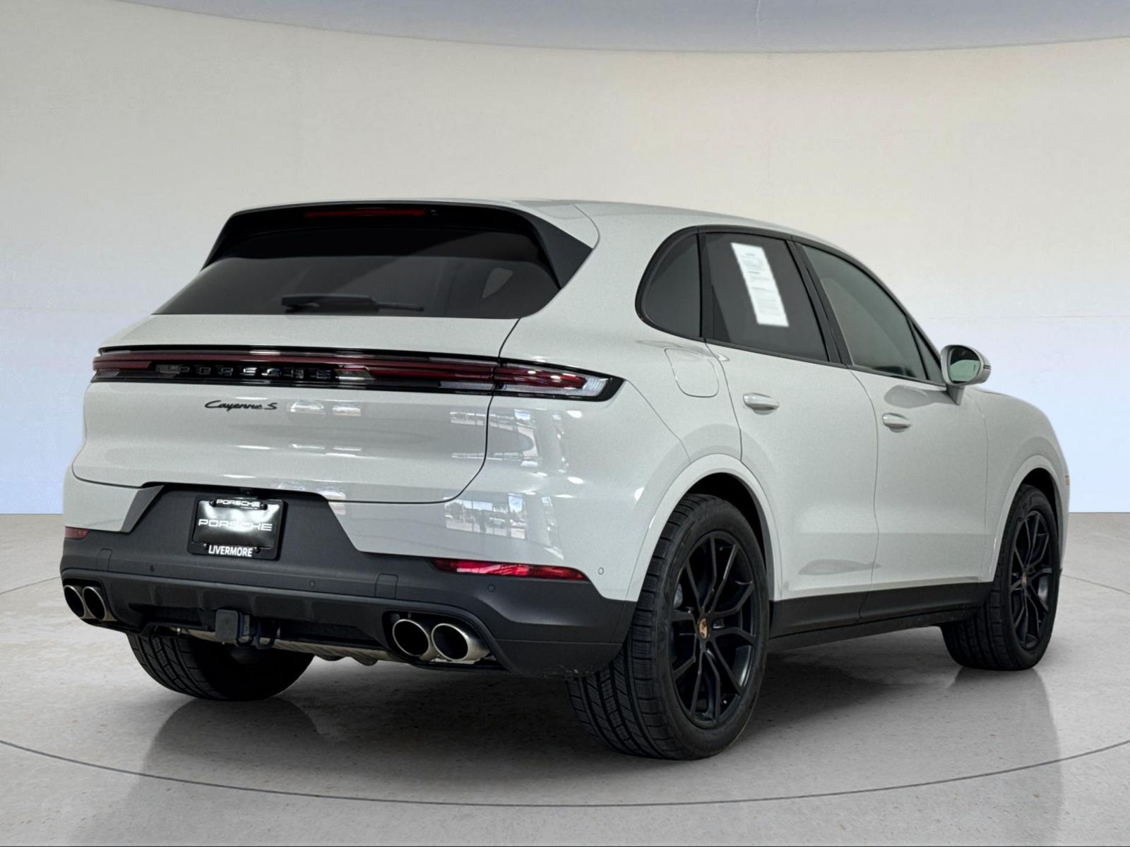 2026 Porsche Cayenne S — full photo 8 of 29
