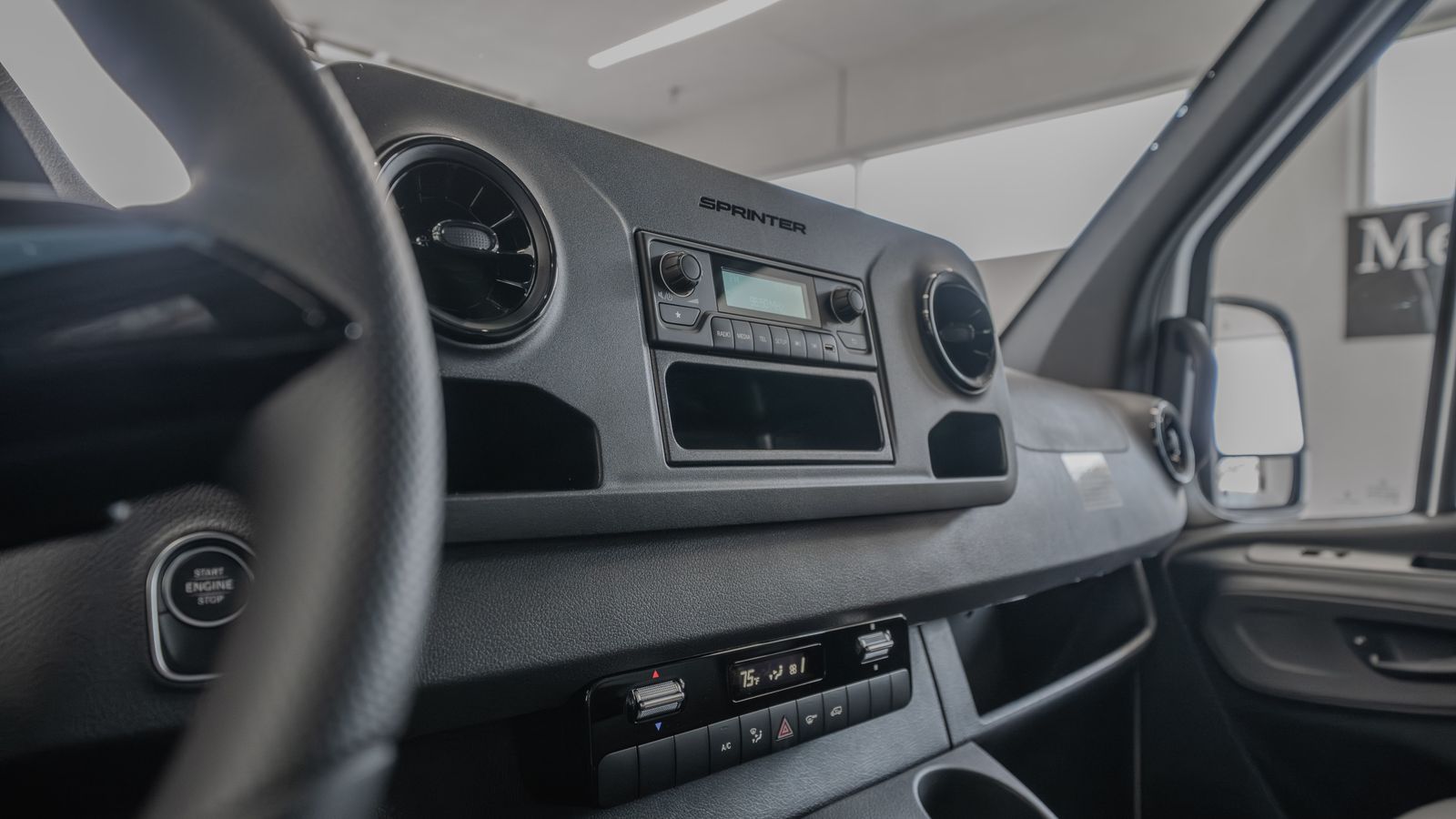 2025 Mercedes-Benz Sprinter 2500 Cargo 144 WB — full photo 33 of 35