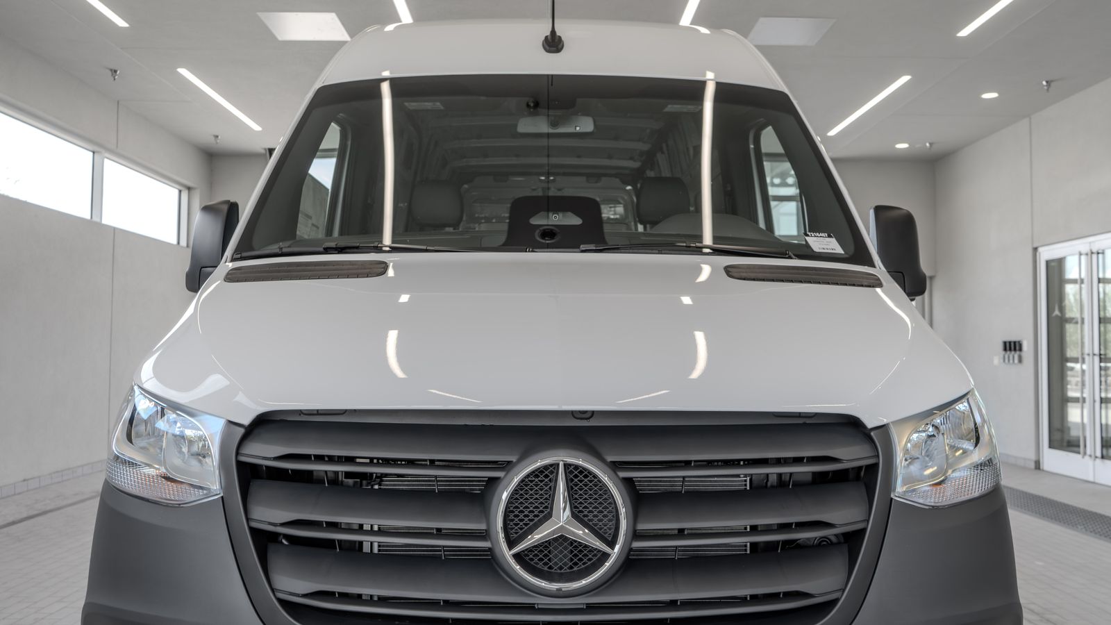 2025 Mercedes-Benz Sprinter 2500 Cargo 144 WB — full photo 23 of 35