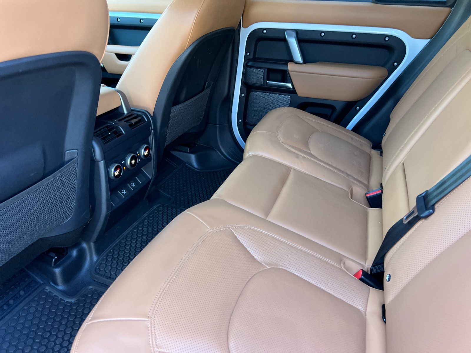 2023 Land Rover Defender 110 — foto completa 12 de 28