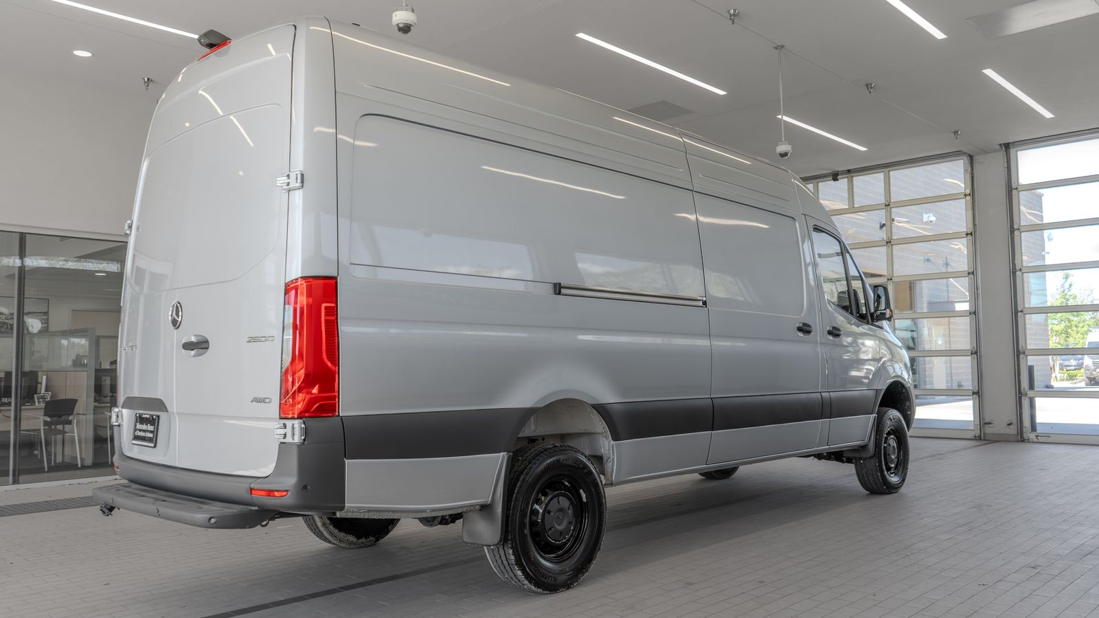2025 Mercedes-Benz Sprinter 2500 Cargo 170 WB — full photo 29 of 36