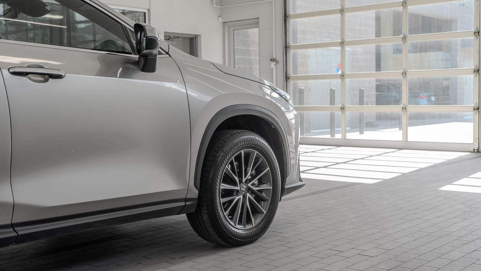 2025 Lexus NX 250 Premium — full photo 28 of 33