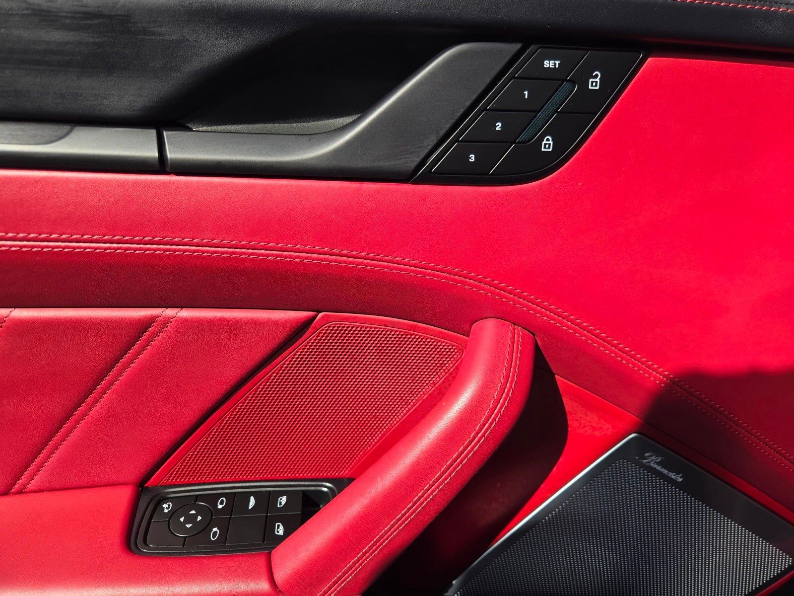 2025 Porsche 911 Carrera 4 GTS — foto completa 20 de 27