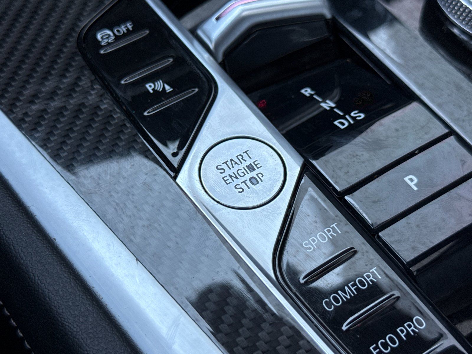 2024 BMW X6 xDrive40i — full photo 22 of 28
