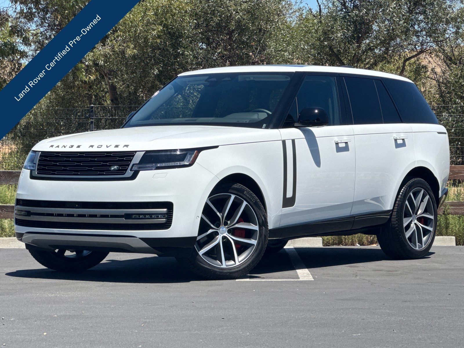 2025 Land Rover Range Rover SE — photo 1 of 30