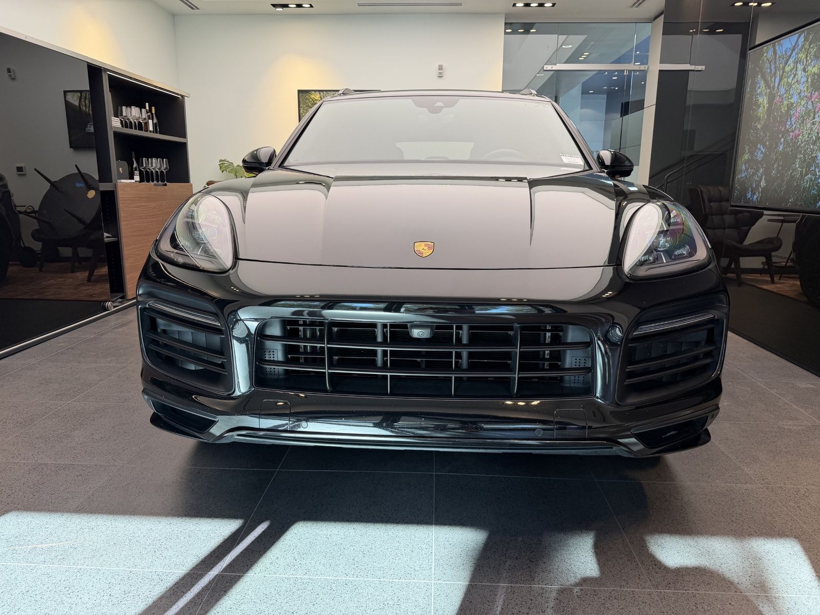 2023 Porsche Cayenne GTS — foto completa 2 de 10