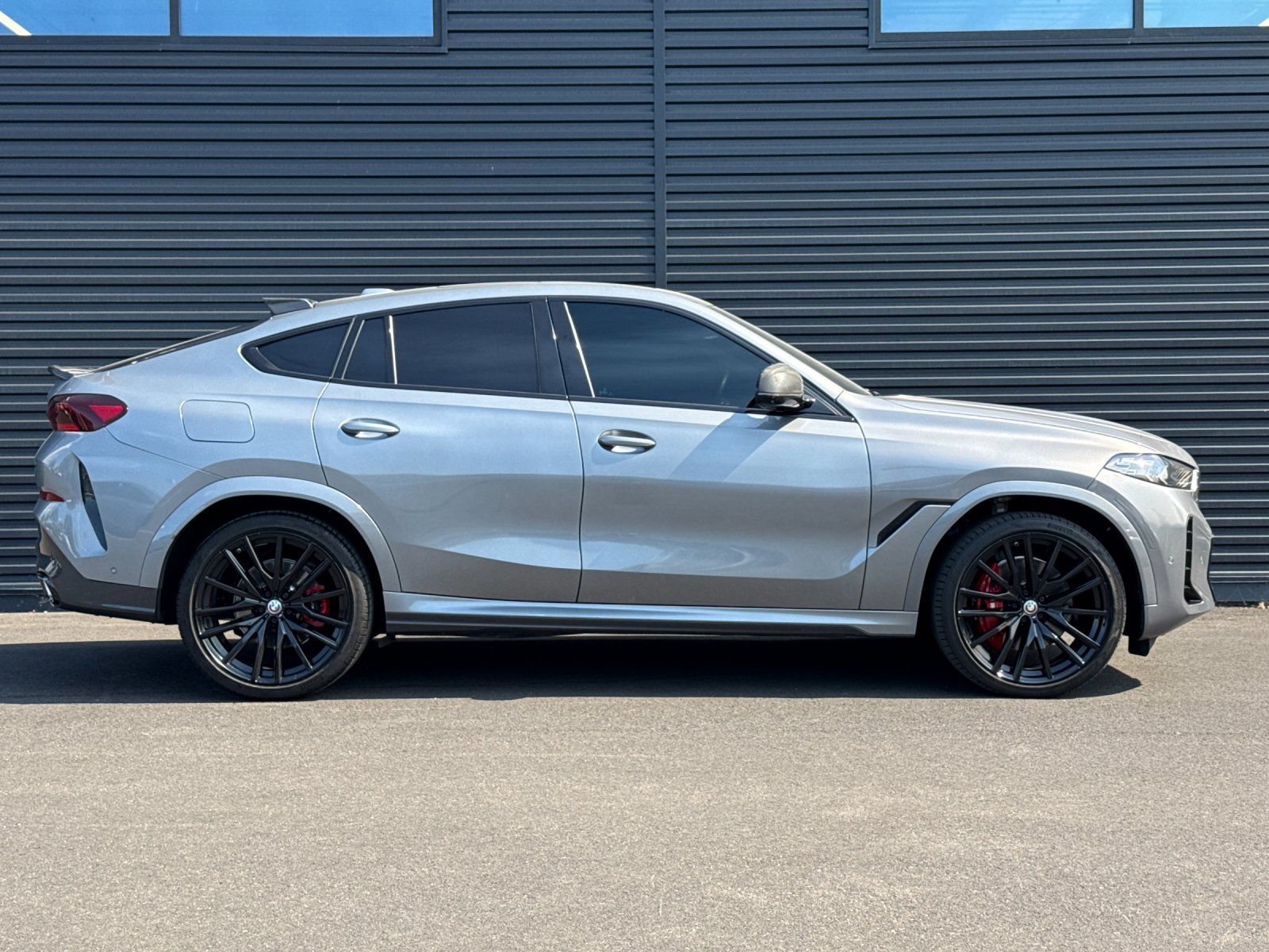 2024 BMW X6 xDrive40i — full photo 6 of 28