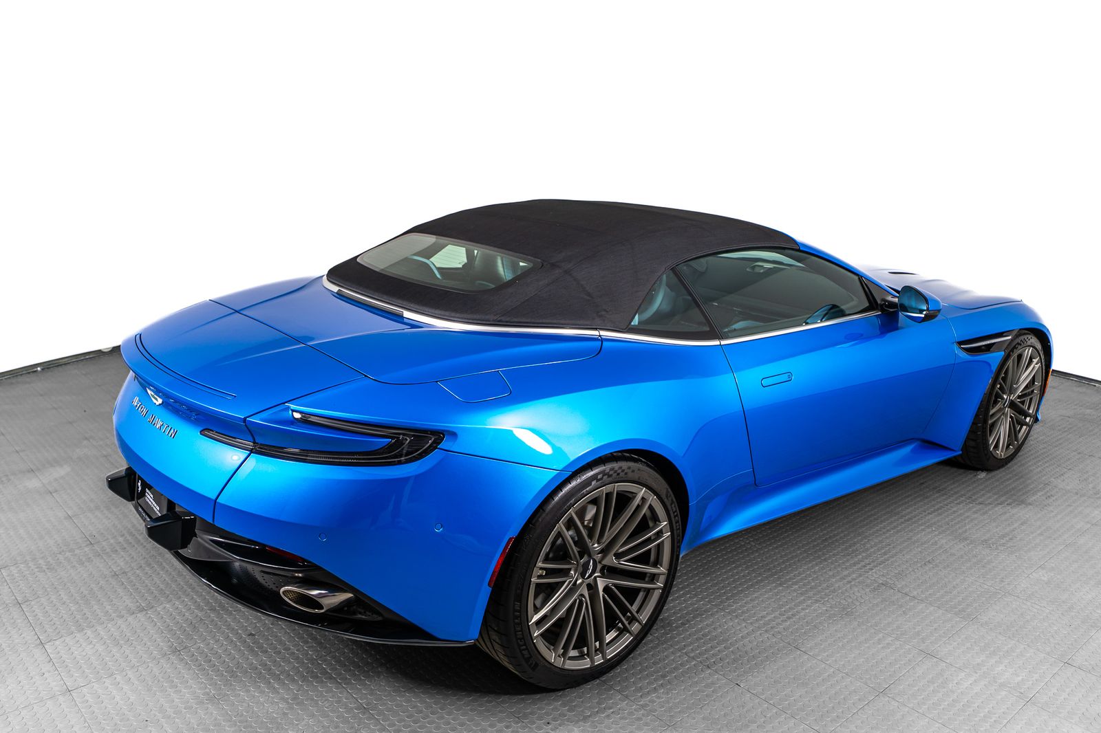 2024 Aston Martin DB12 Volante — full photo 6 of 55