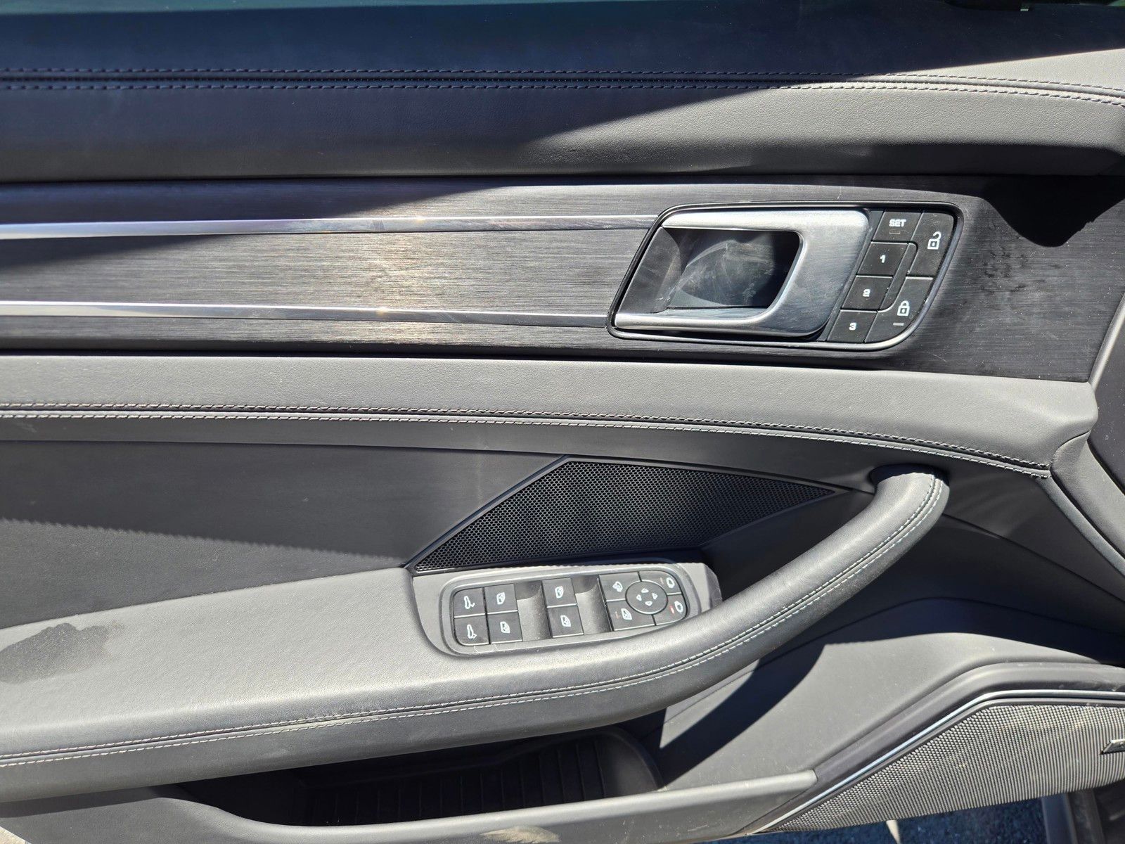 2023 Porsche Panamera 4 Platinum Edition — foto completa 19 de 27