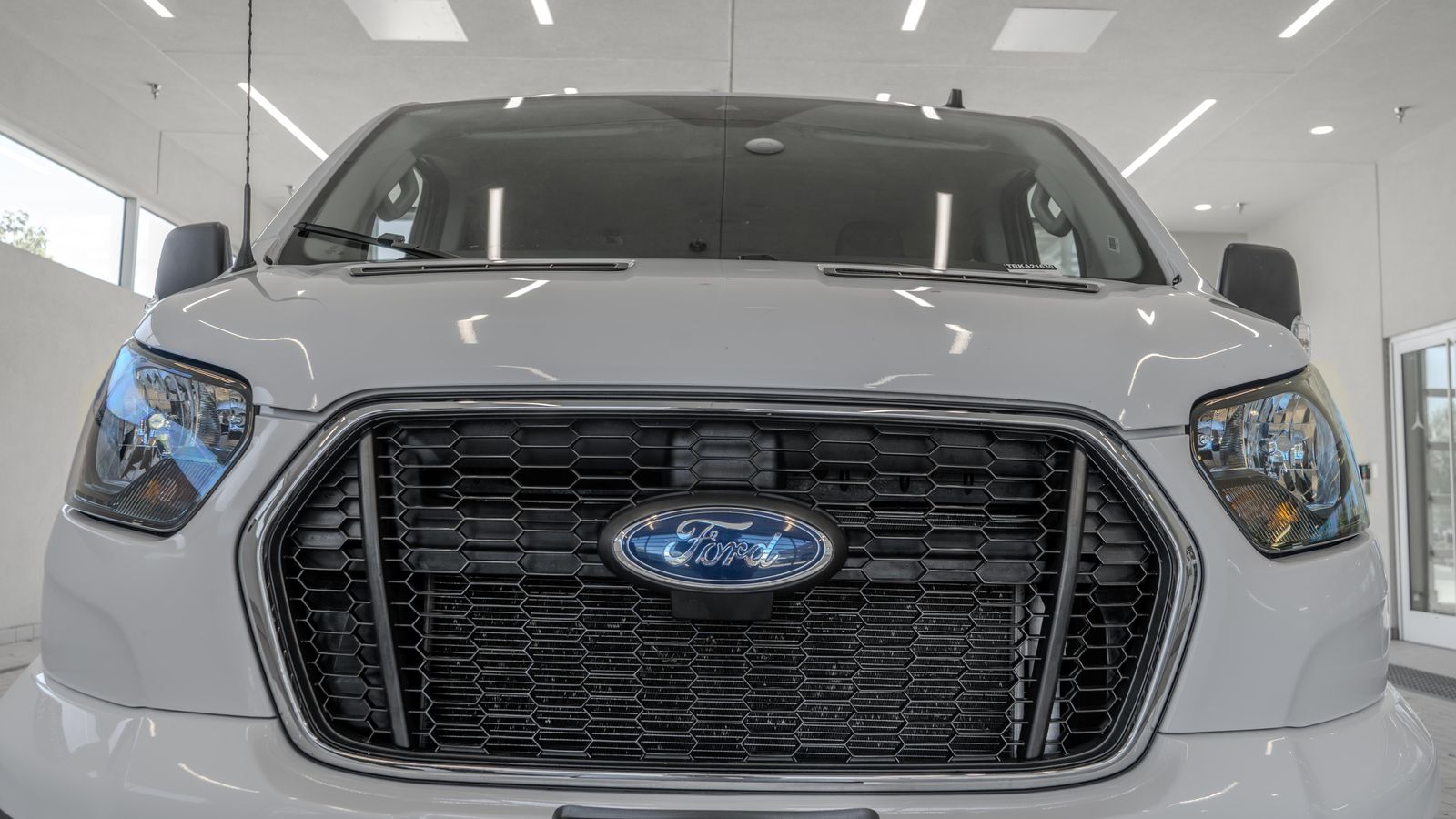 2024 Ford Transit-350 XLT — foto completa 23 de 34
