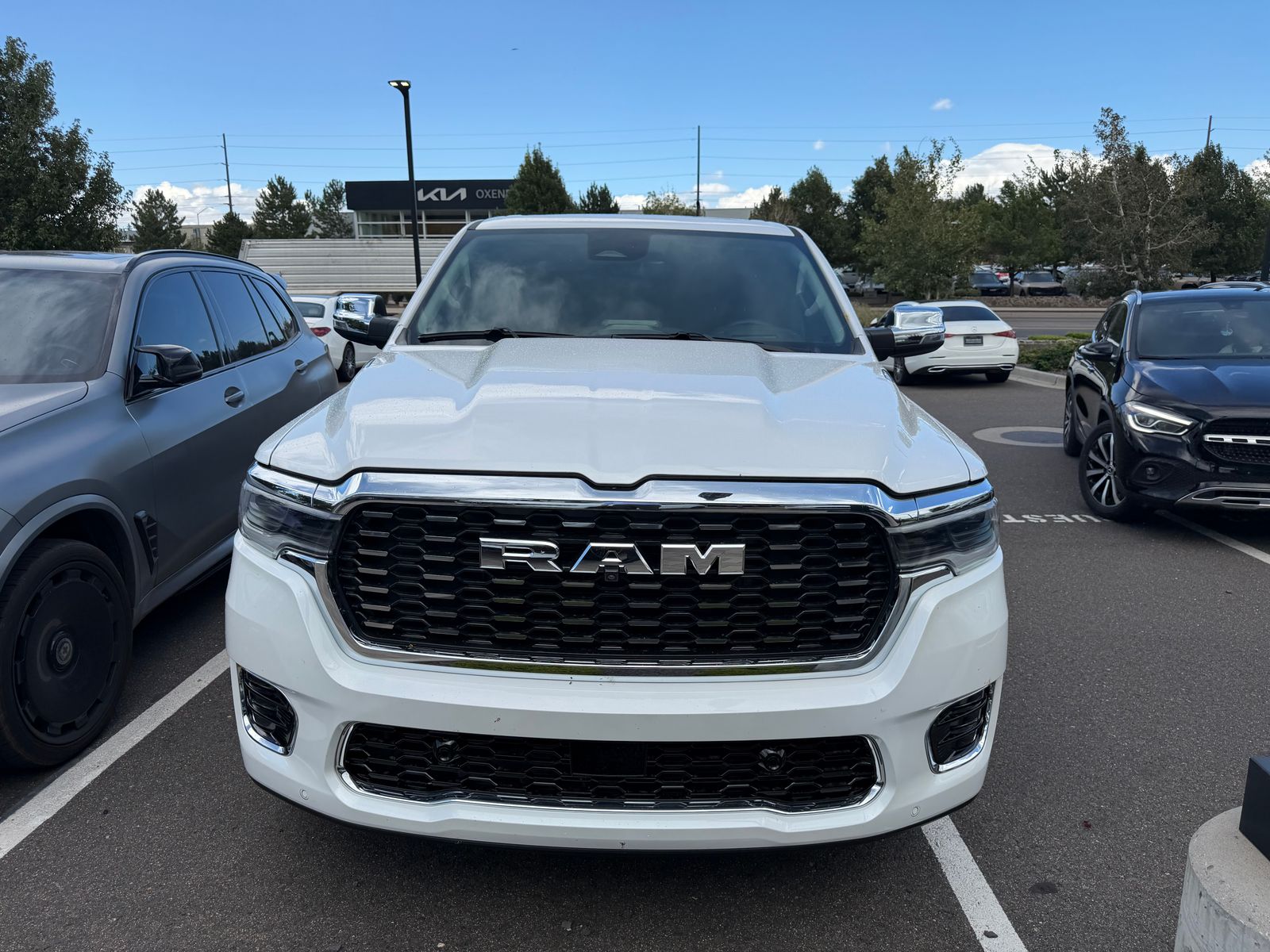 2026 Ram 1500 Tungsten — foto completa 2 de 8