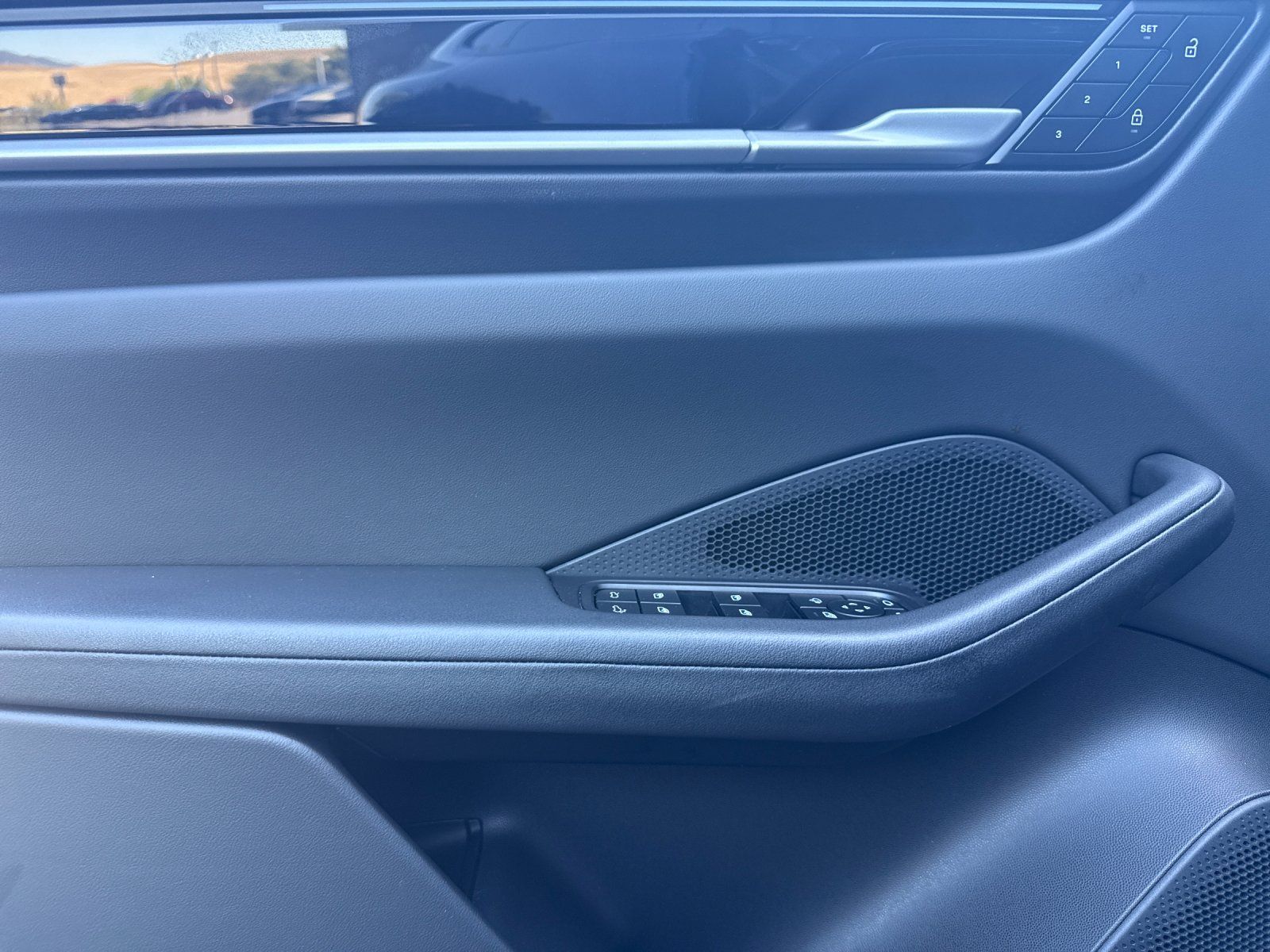 2025 Porsche Macan Electric 4 — full photo 12 of 28