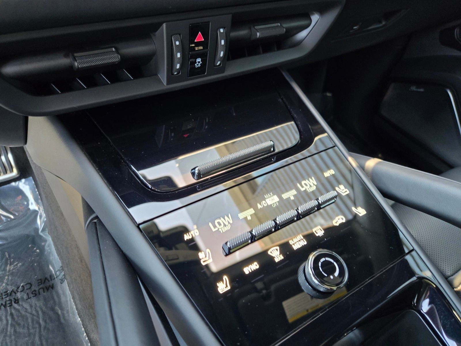 2026 Porsche Cayenne GTS — full photo 23 of 27