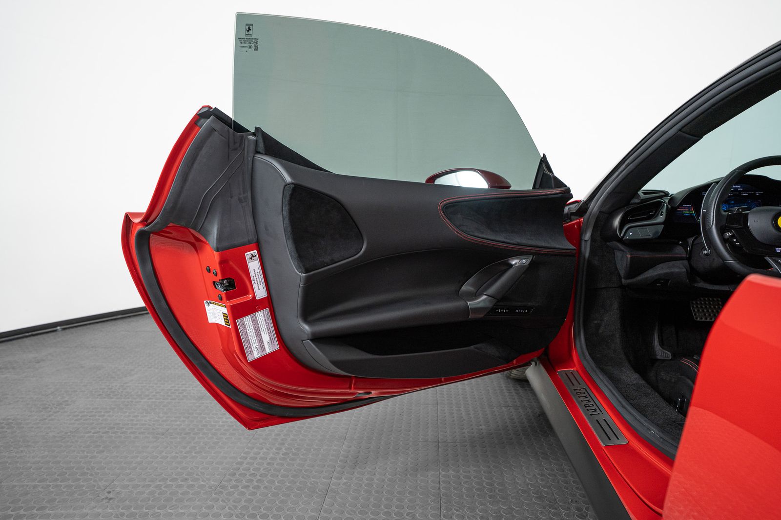 2021 Ferrari SF90 Stradale — full photo 14 of 38
