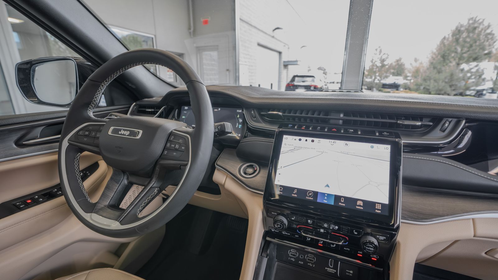 2023 Jeep Grand Cherokee 4xe — foto completa 19 de 34