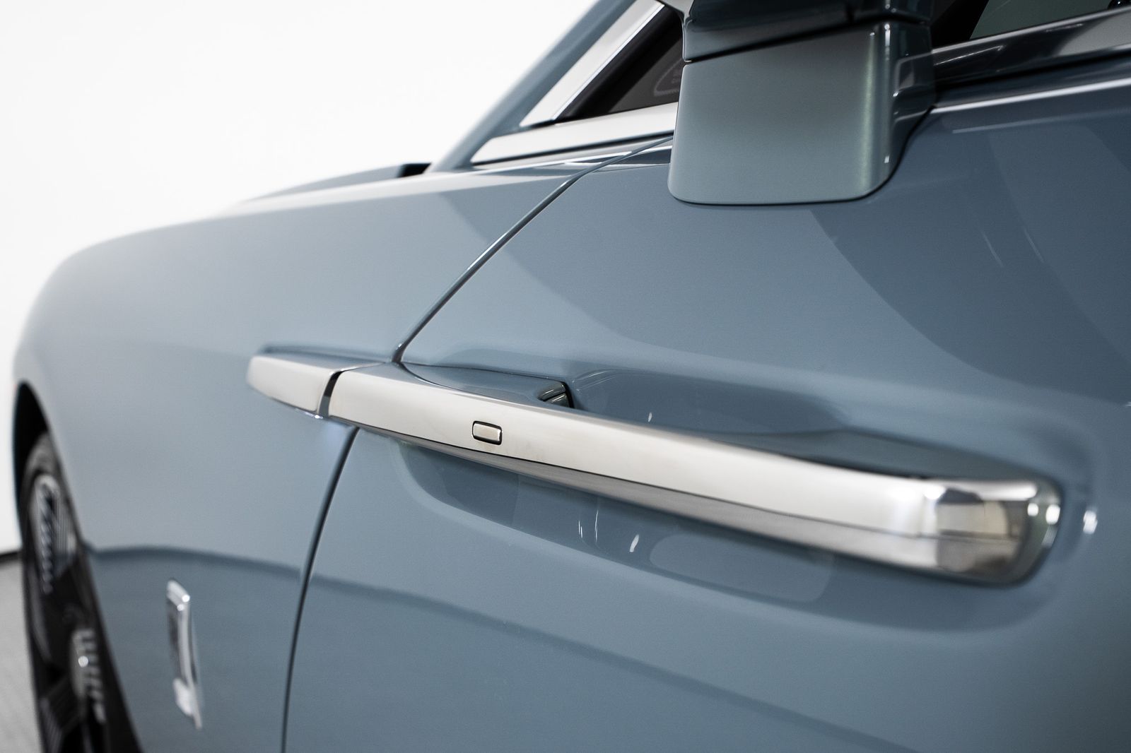 2024 Rolls-Royce Spectre — full photo 15 of 54