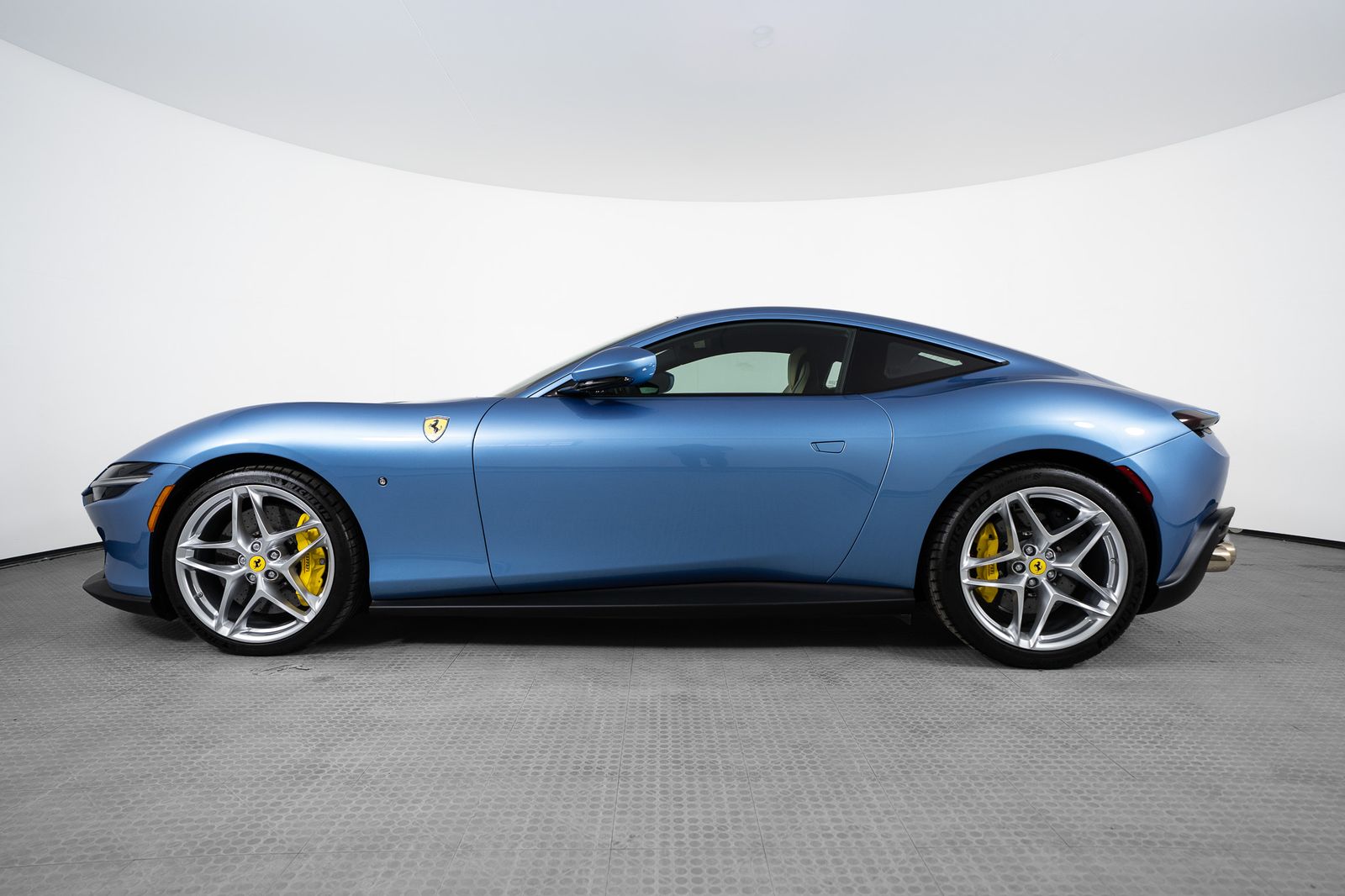 2023 Ferrari Roma — full photo 2 of 40