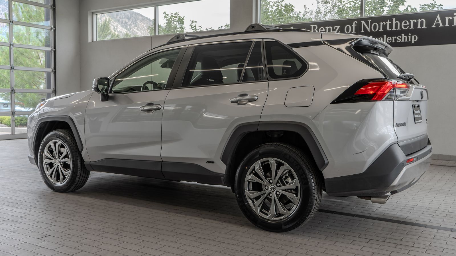 2024 Toyota RAV4 Hybrid Limited — full photo 13 of 35