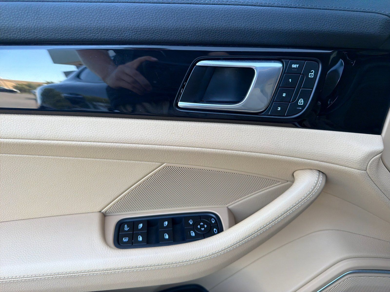 2023 Porsche Panamera E-Hybrid 4 — foto completa 13 de 28