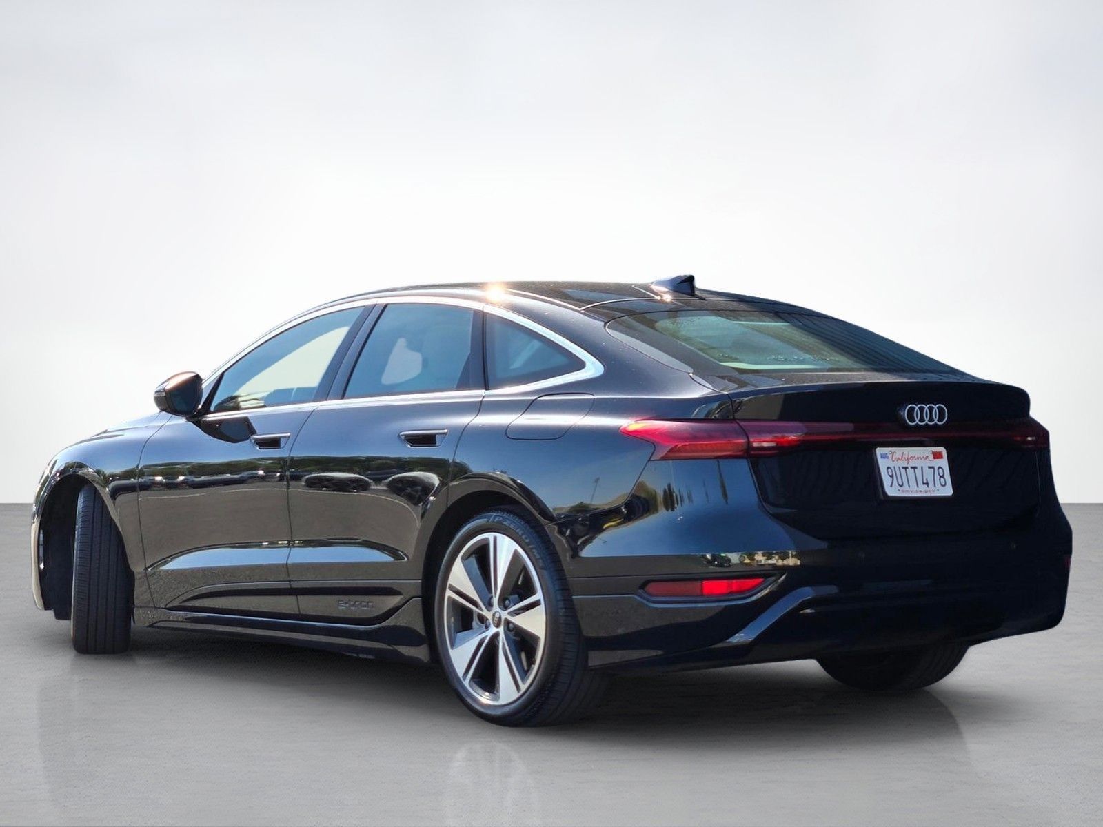2025 Audi A6 Sportback e-tron Prestige — foto completa 4 de 45