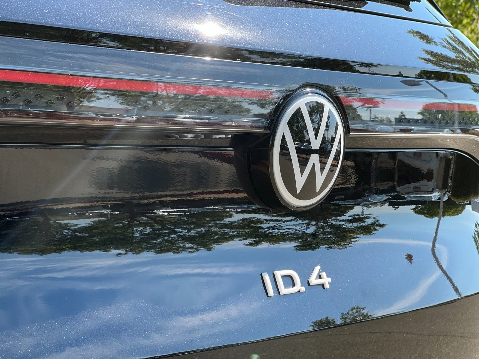 2023 Volkswagen ID.4 S — full photo 27 of 29