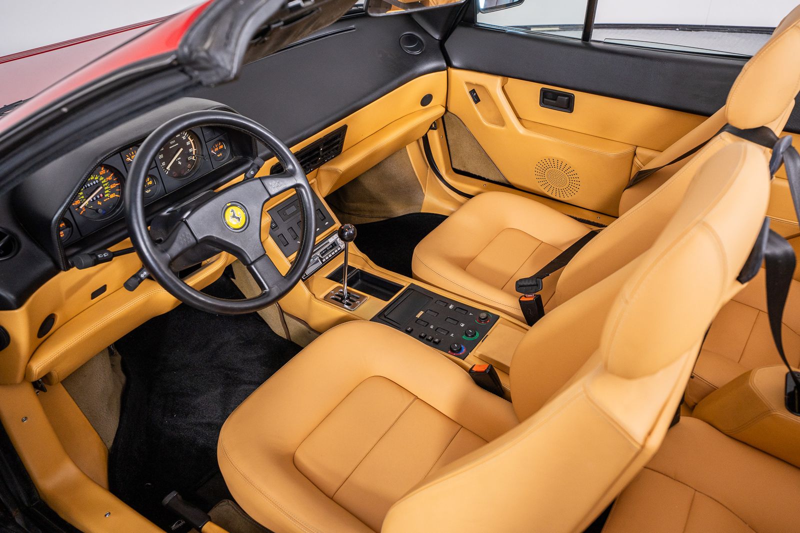 1992 Ferrari Mondial T — foto completa 14 de 38