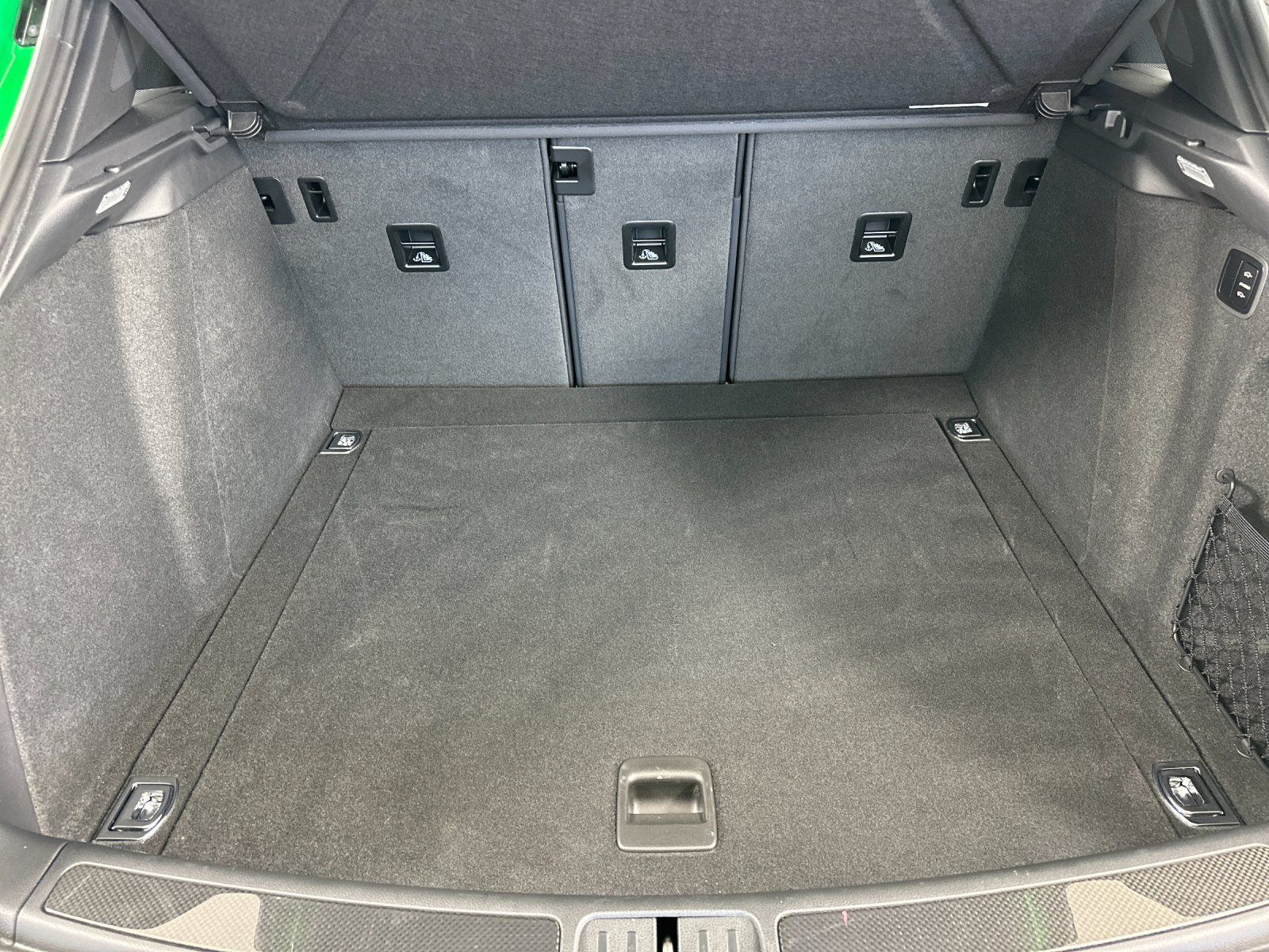 2026 Porsche Macan GTS — full photo 15 of 27