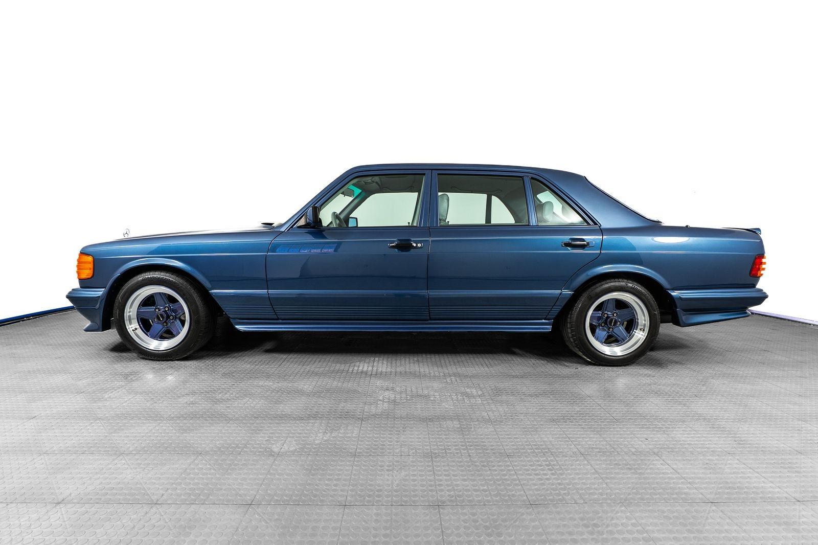 1984 Mercedes-Benz 500-Class 500 SEL — foto completa 3 de 58