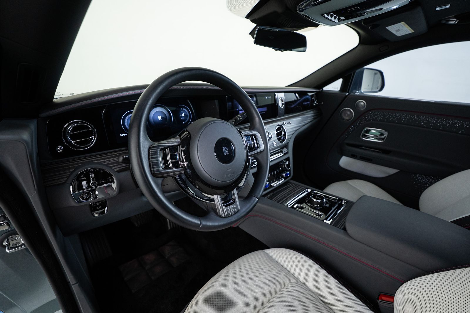 2024 Rolls-Royce Spectre — full photo 31 of 54