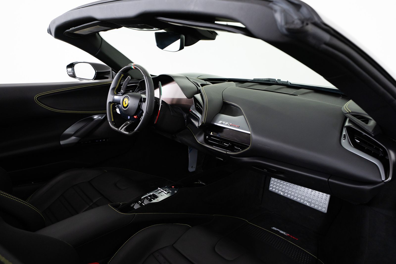 2023 Ferrari SF90 Spider — full photo 27 of 52