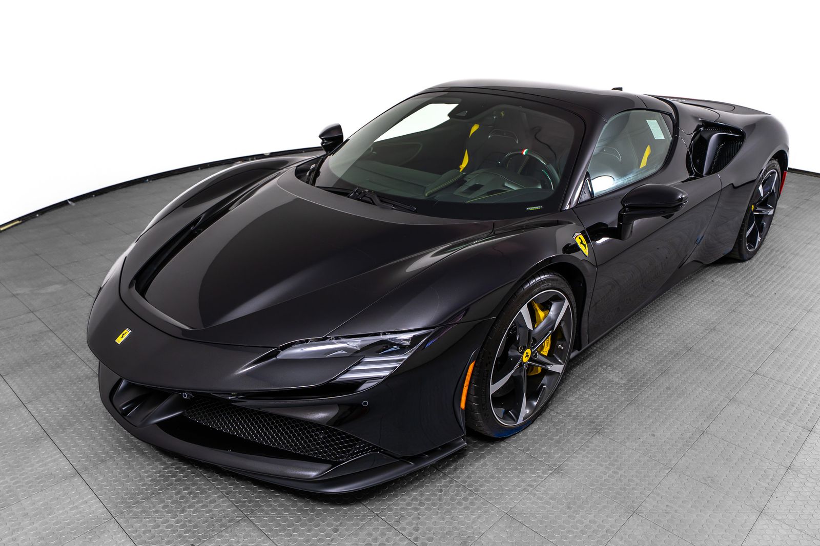 2023 Ferrari SF90 Spider — full photo 47 of 52