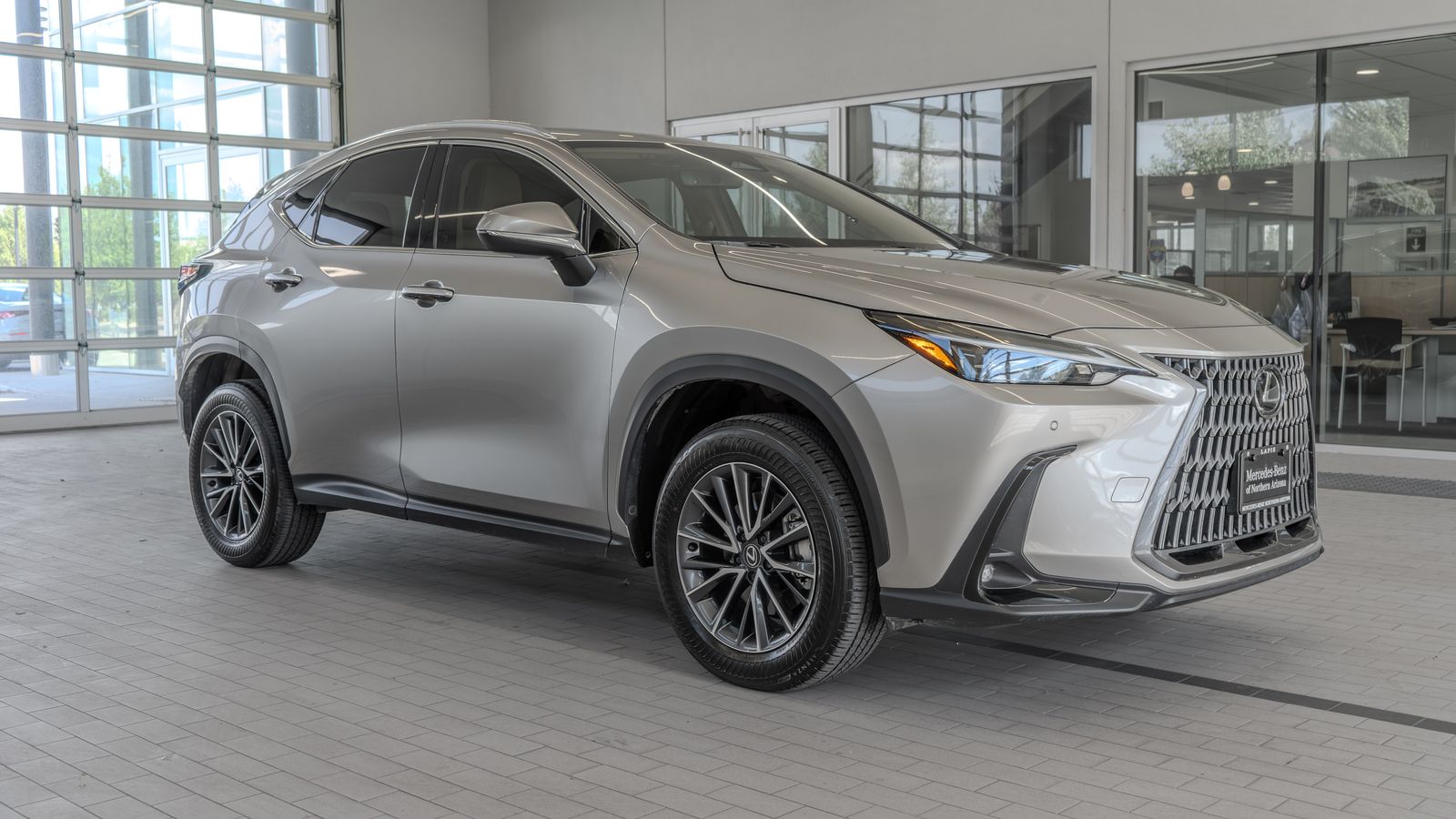 2025 Lexus NX 250 Premium — full photo 11 of 33