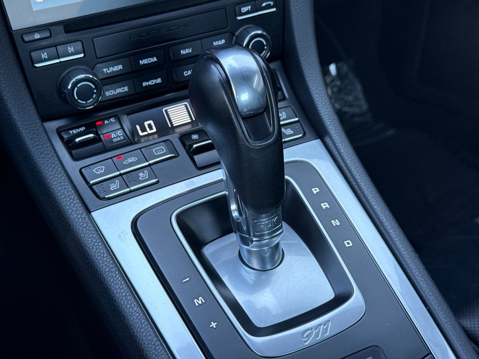 2017 Porsche 911 Carrera — full photo 21 of 28