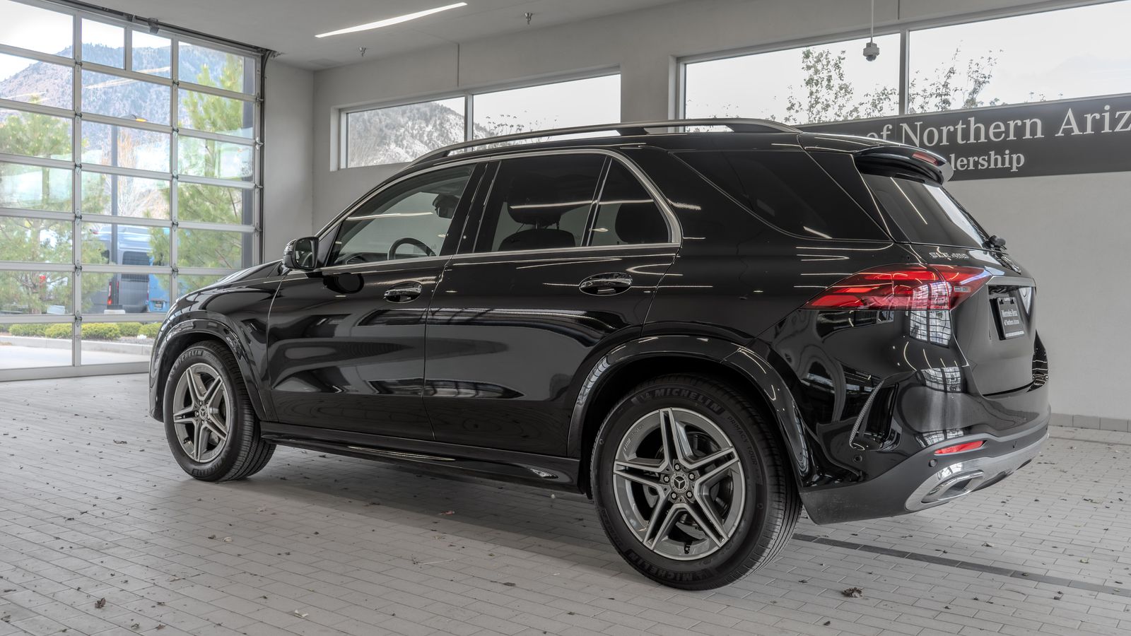 2025 Mercedes-Benz GLE GLE 450 — full photo 13 of 34